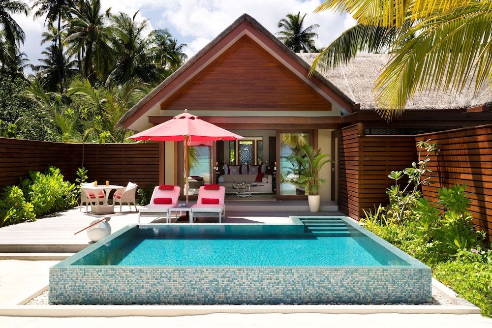 Deluxe Beach Pool Villa