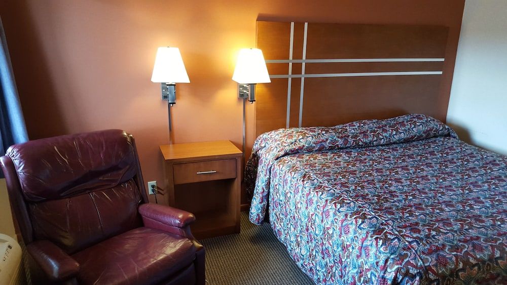 Standard Room, 1 Queen Bed