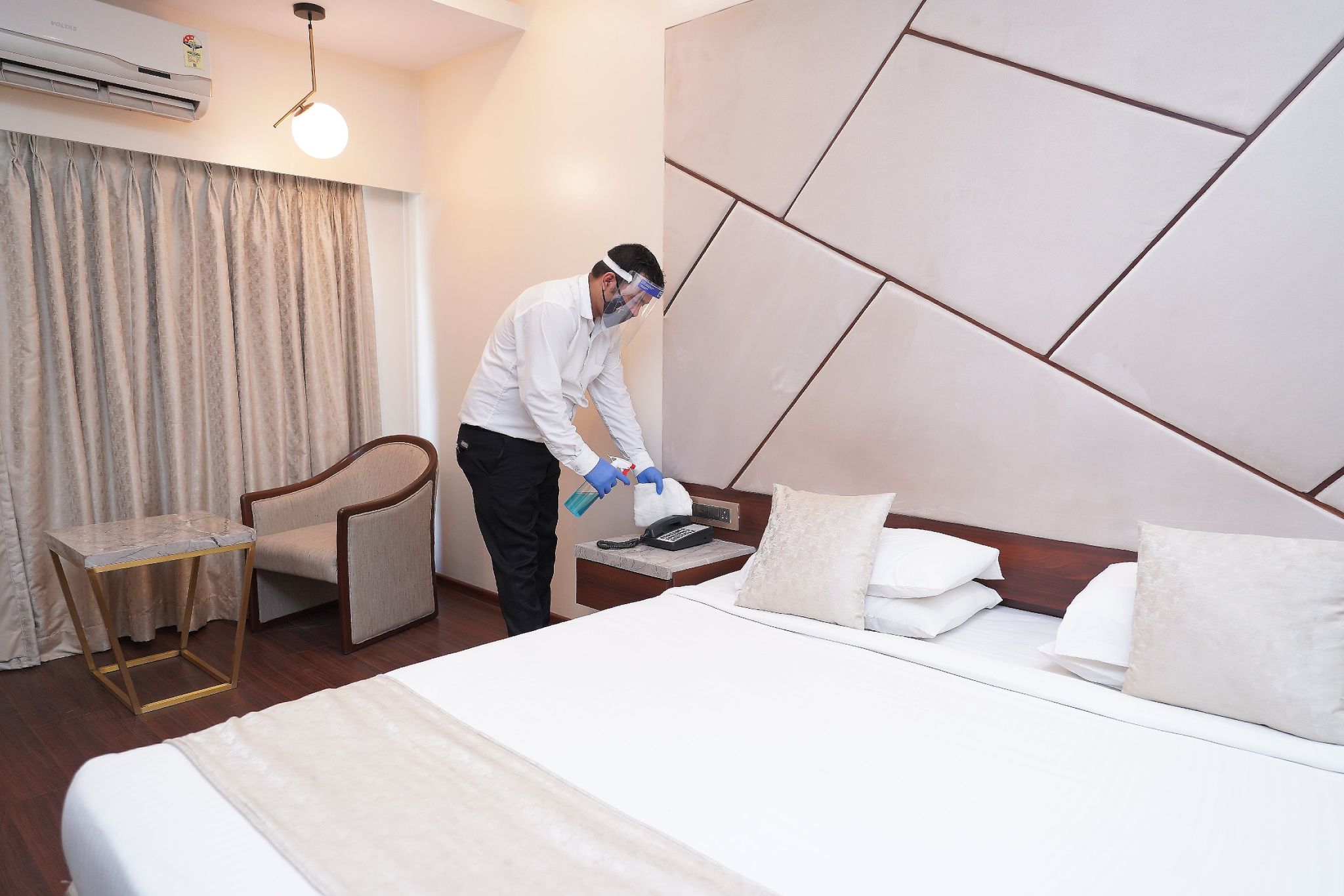 HOTEL KOHINOOR PARK Deluxe AC