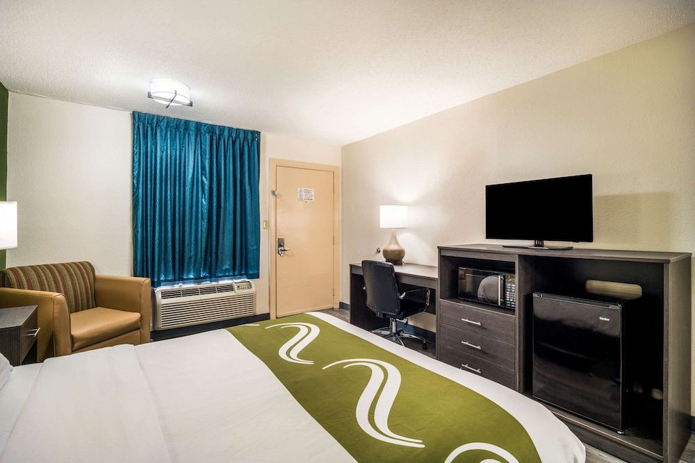 Standard Room, 1 Queen Bed, Smoking