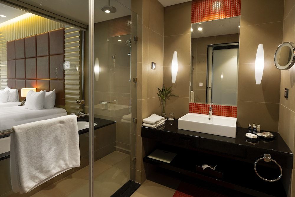 Crowne Plaza Riyadh RDC Hotel & Convention by IHG Standard Room, 2 Twin Beds, City View 9