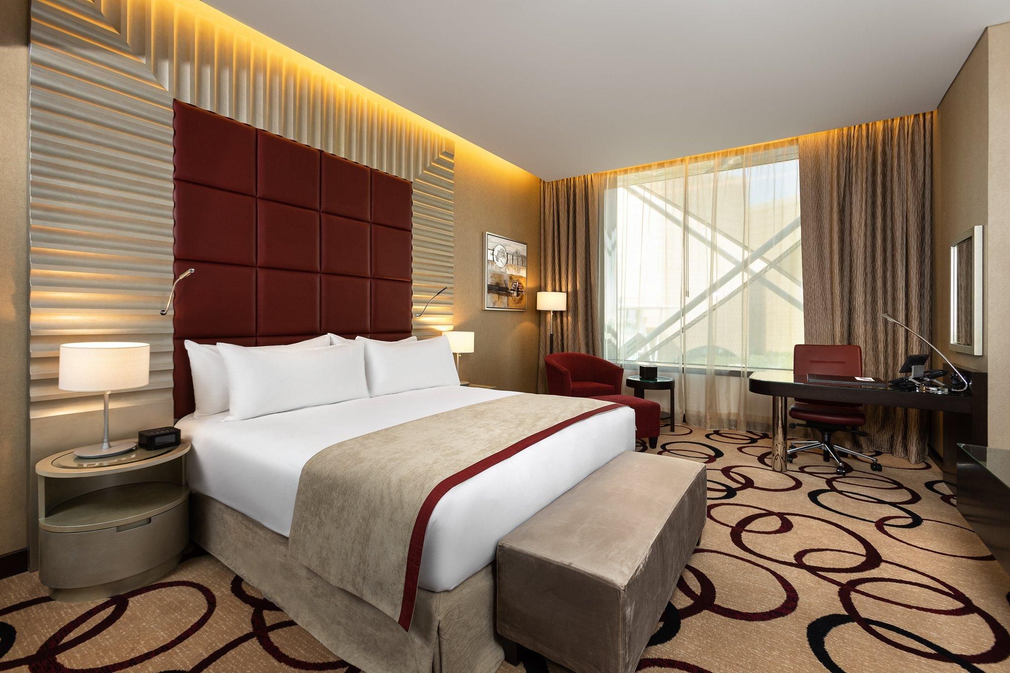 1 King Standard Club Floor