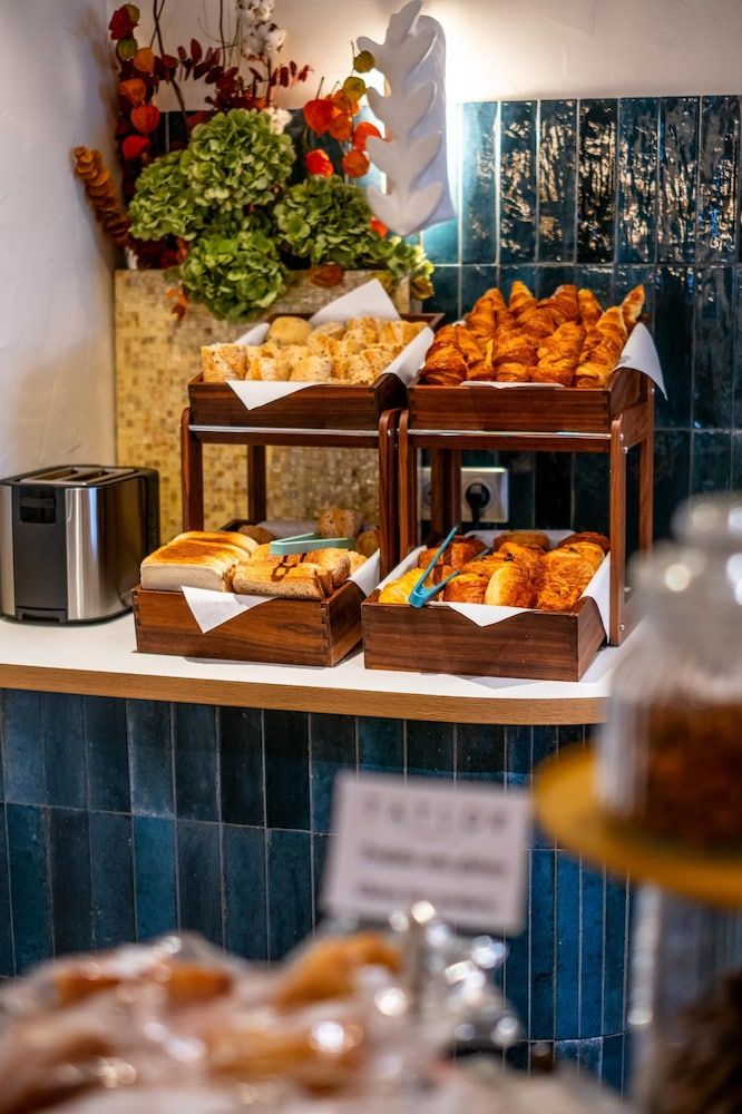 undefined Hotel Taylor 9