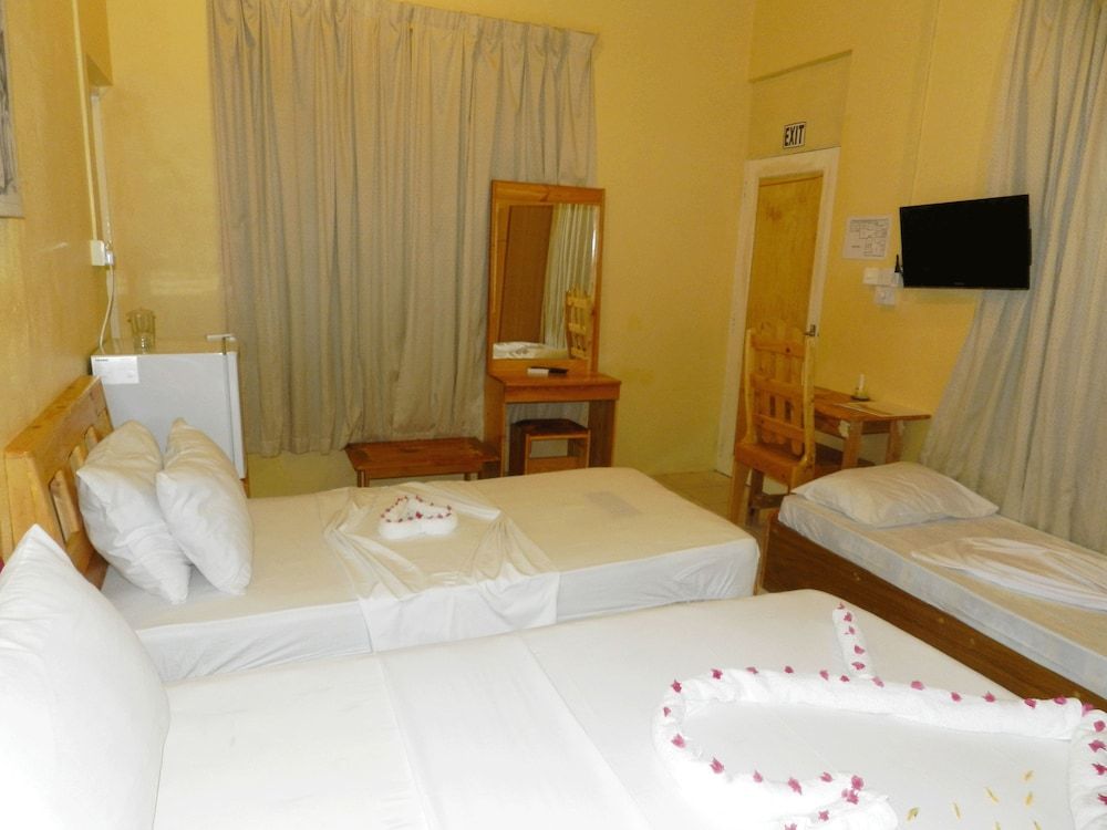 Picnic Inn Family Room 6