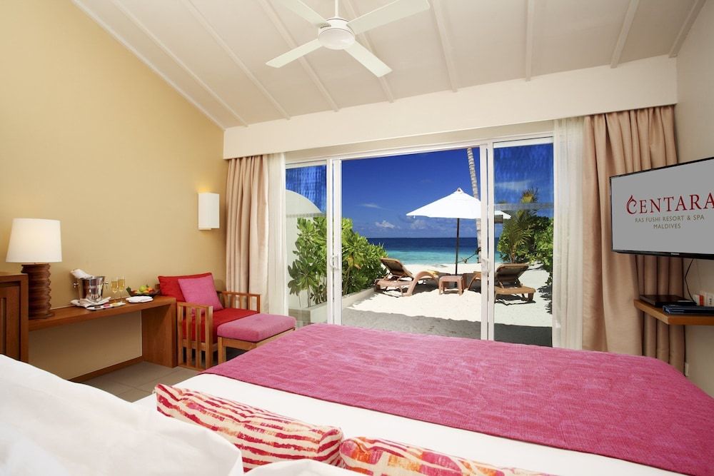 Centara Ras Fushi Resort & Spa Maldives Lagoon View Beach Villa King