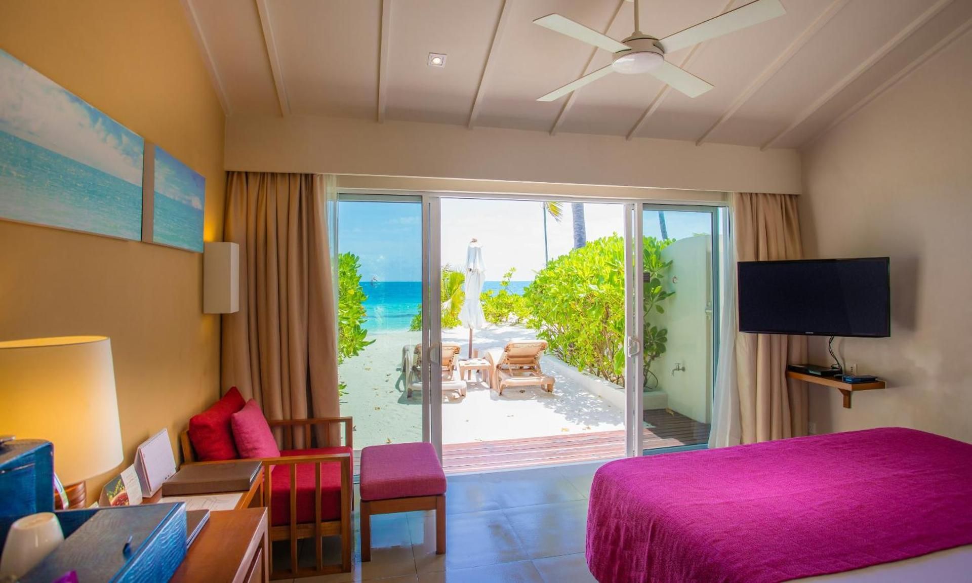 Centara Ras Fushi Resort & Spa Maldives Lagoon View Beach Villa King 16