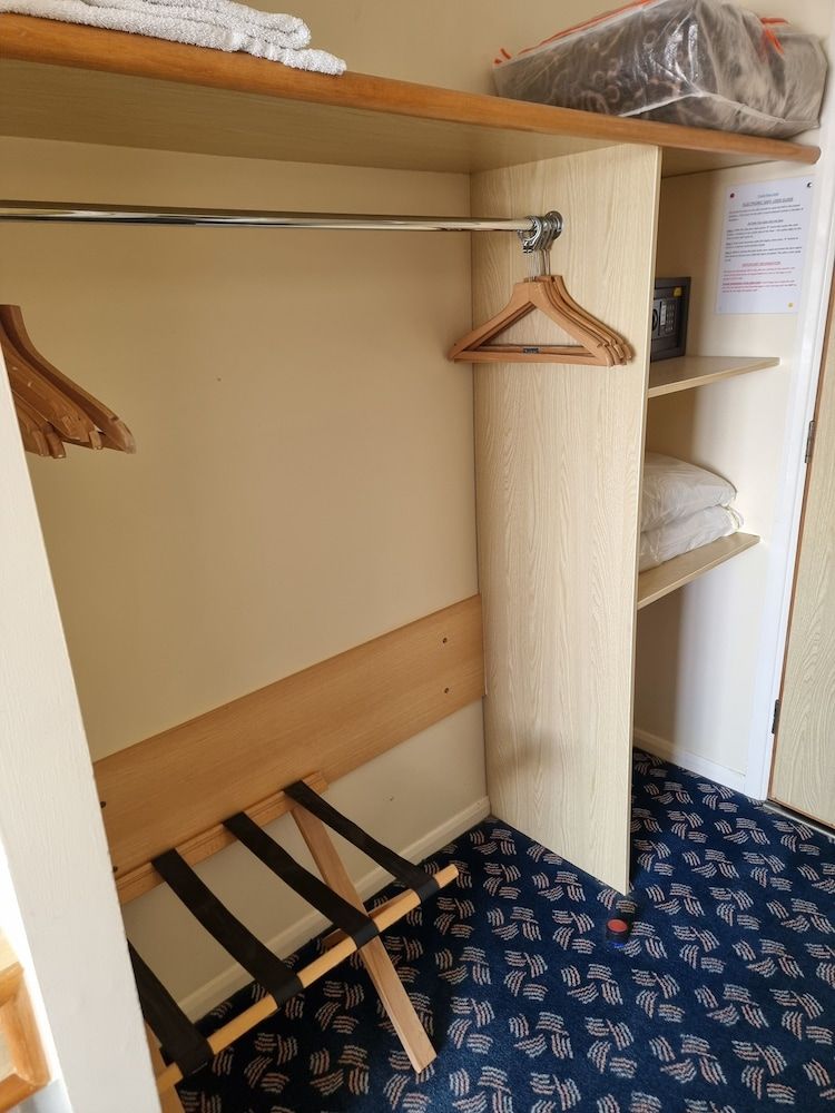 Travel Plaza Hotel Classic Double Room Single Use, 1 Queen Bed 7