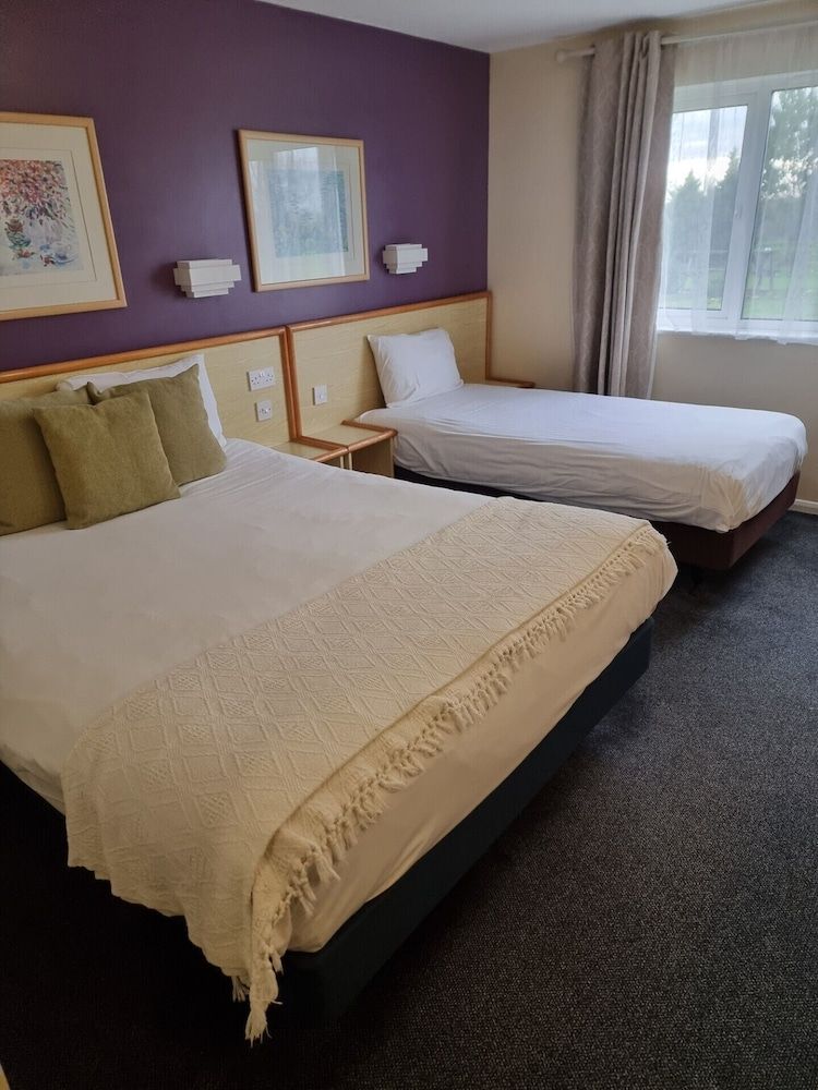 Travel Plaza Hotel Standard Twin Room 3