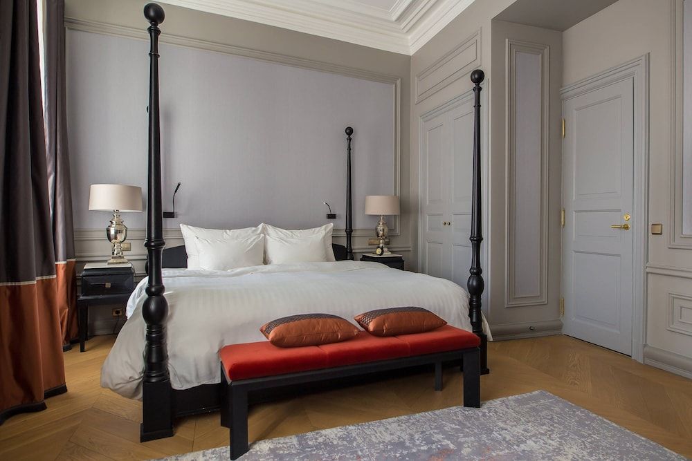 Suite, 1 Bedroom, Non Smoking, City View (Corner)