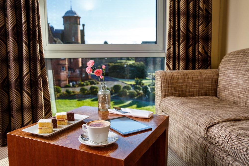 Standard Room, 1 King Bed, Garden View