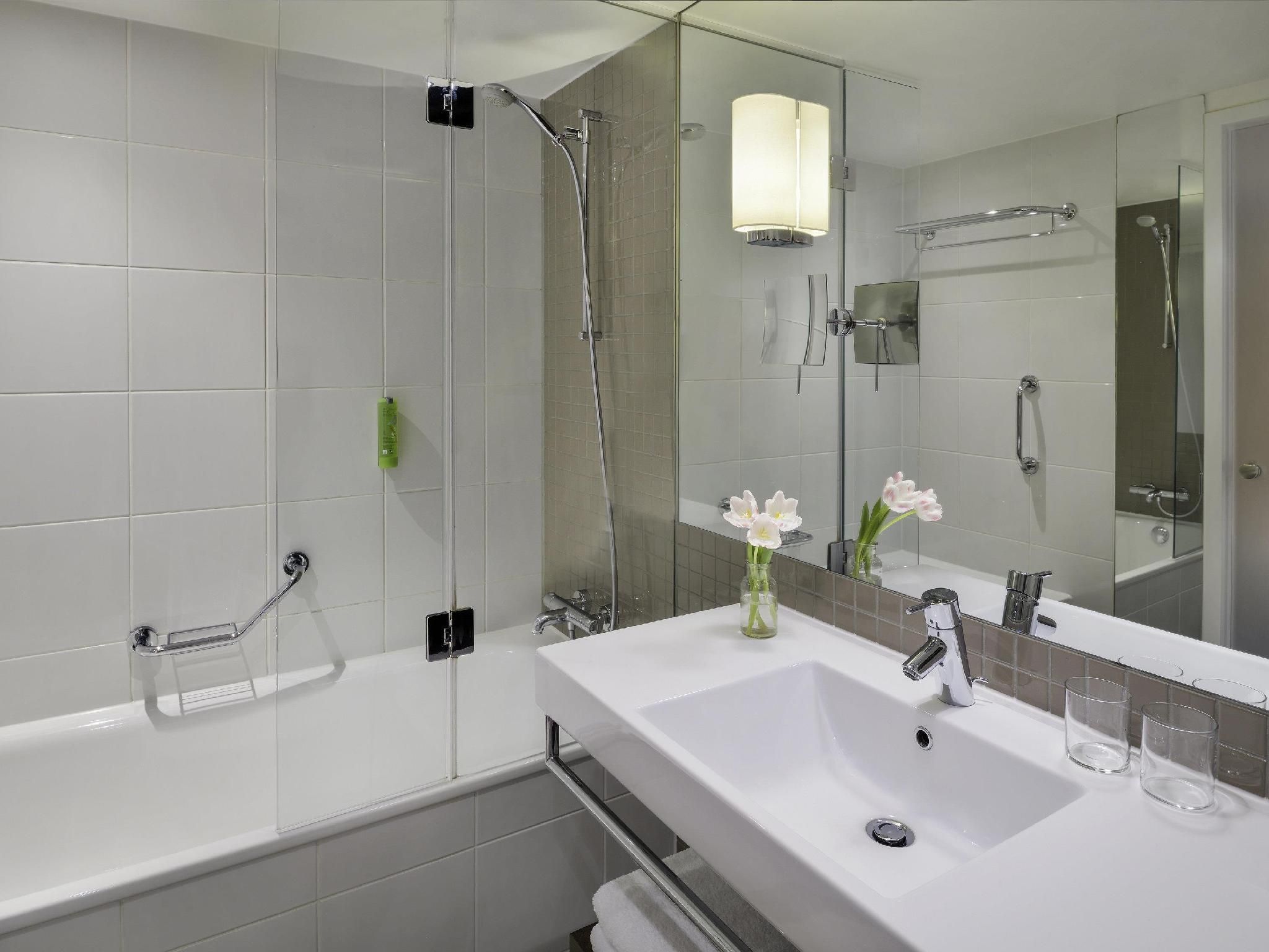 undefined Mövenpick Hotel Amsterdam City Centre 9