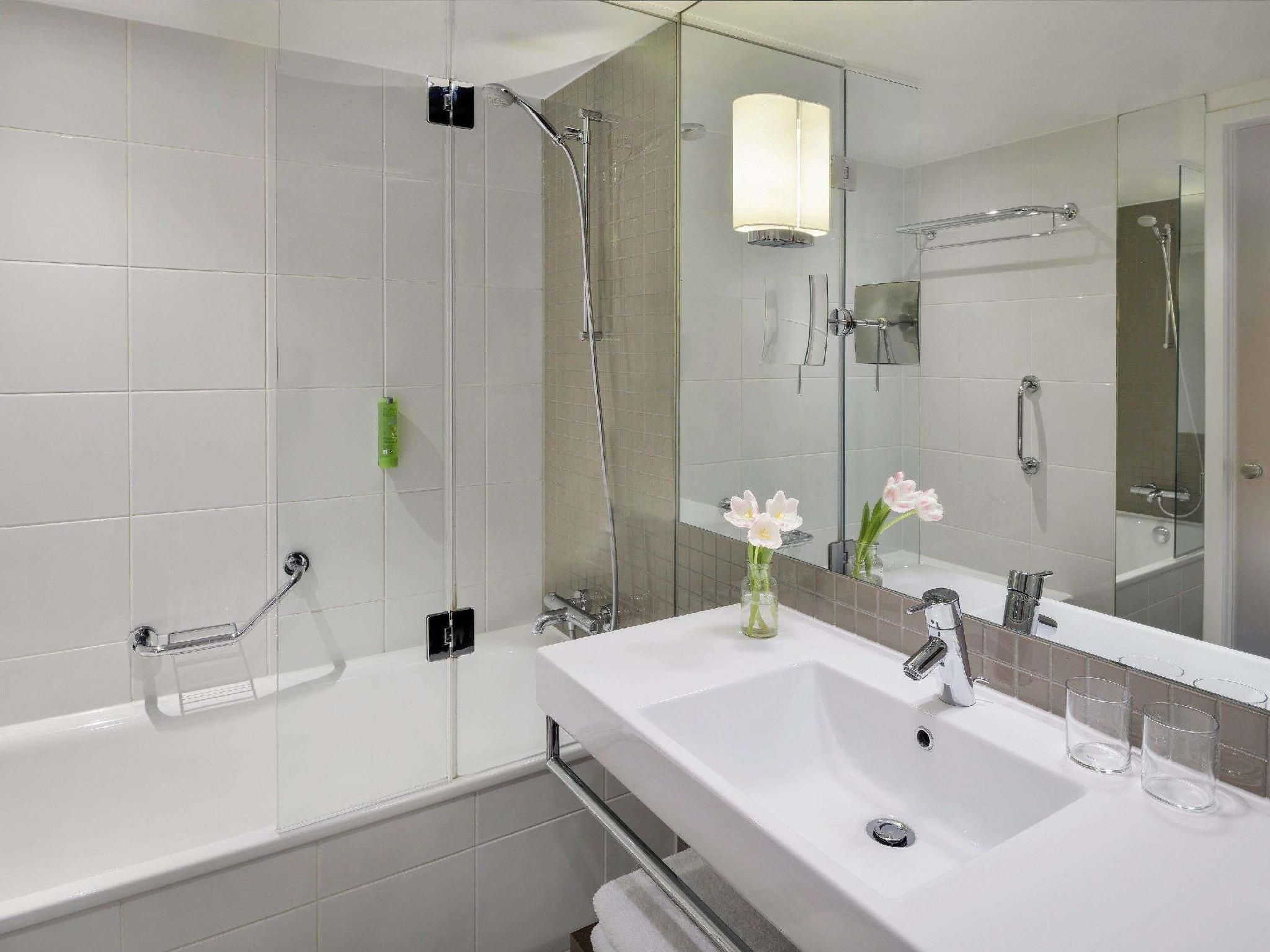 undefined Mövenpick Hotel Amsterdam City Centre 9