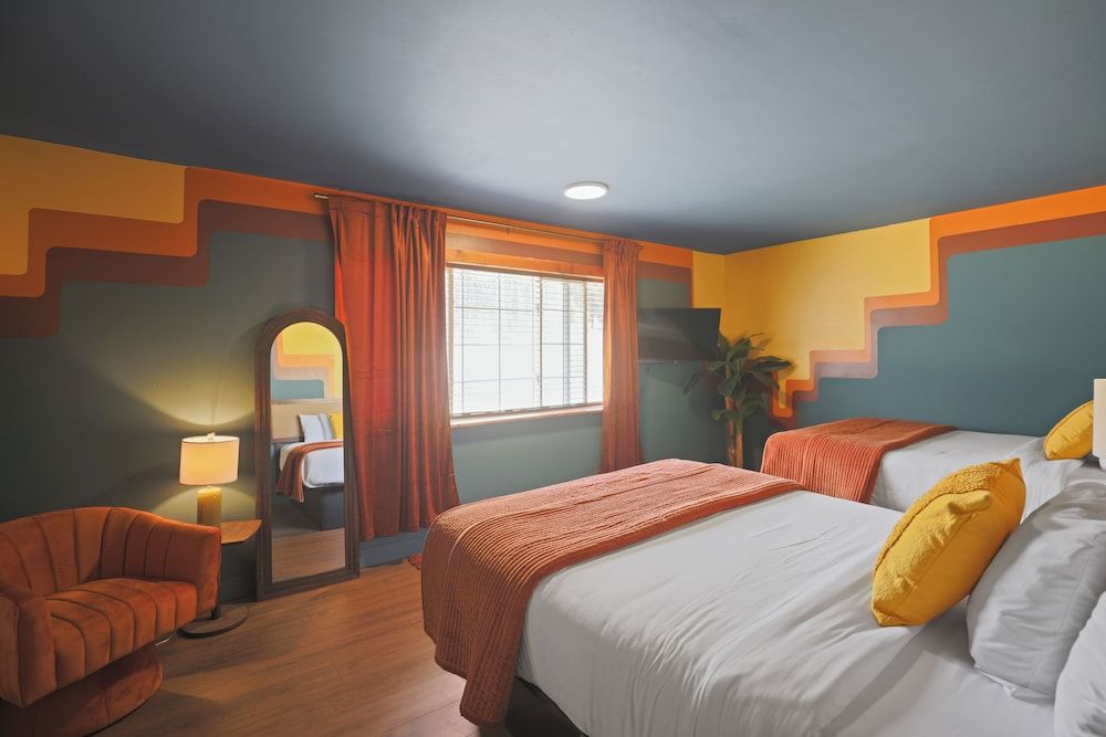 Sessions Retreat & Hotel Superior Cabin 4