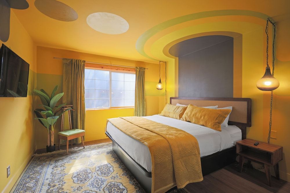 Sessions Retreat & Hotel Superior Cabin 2