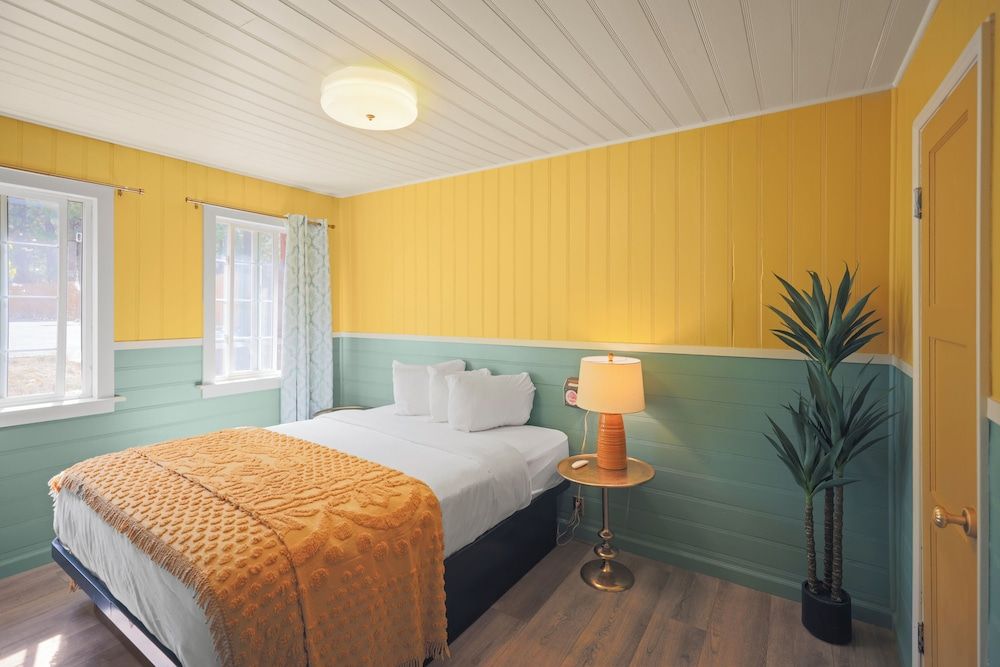 Deluxe Cabin