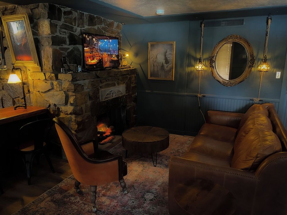 Sessions Retreat & Hotel Economy Room 5