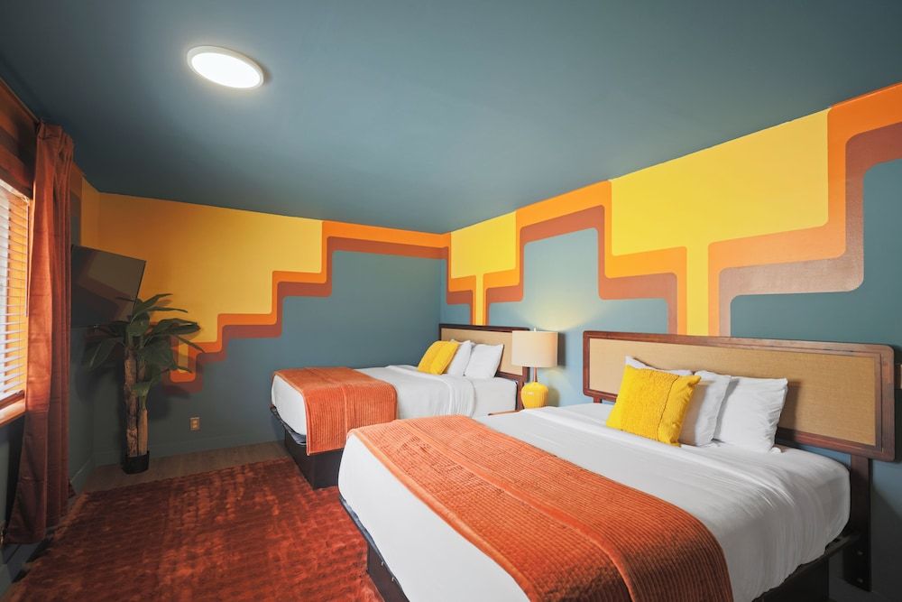 Sessions Retreat & Hotel Superior Cabin