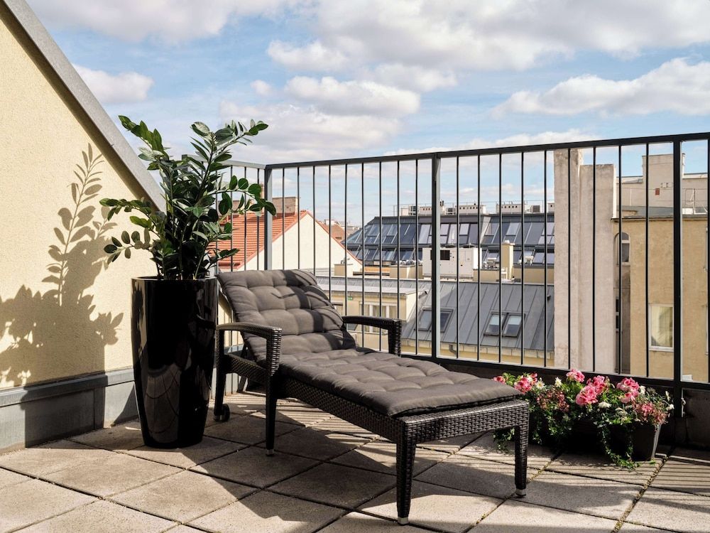 Signature Suite