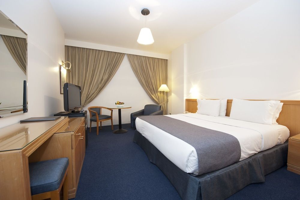 undefined Cavalier Hotel 5