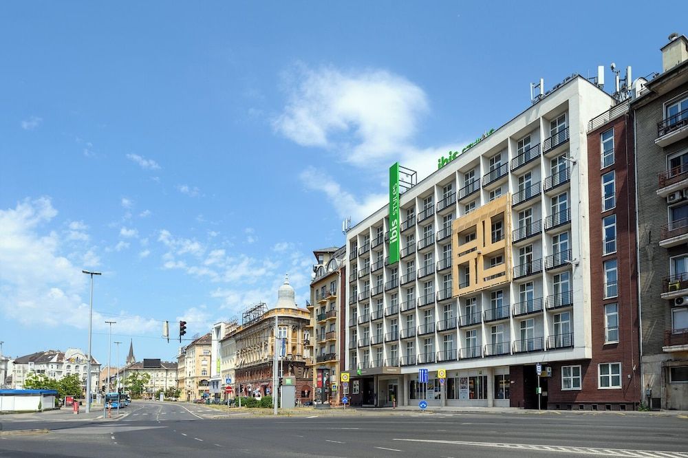 undefined ibis Styles Budapest City 4