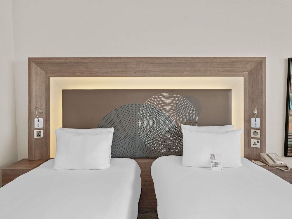 Novotel World Trade Centre Superior Room, 2 Twin Beds 3