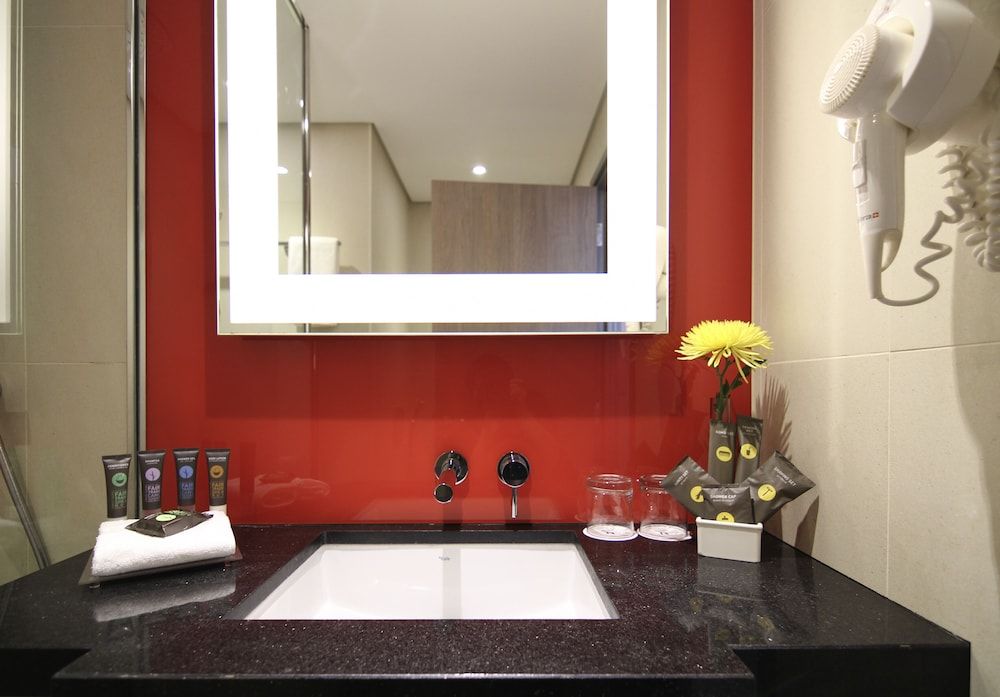 Novotel World Trade Centre Superior Room, 2 Twin Beds 7