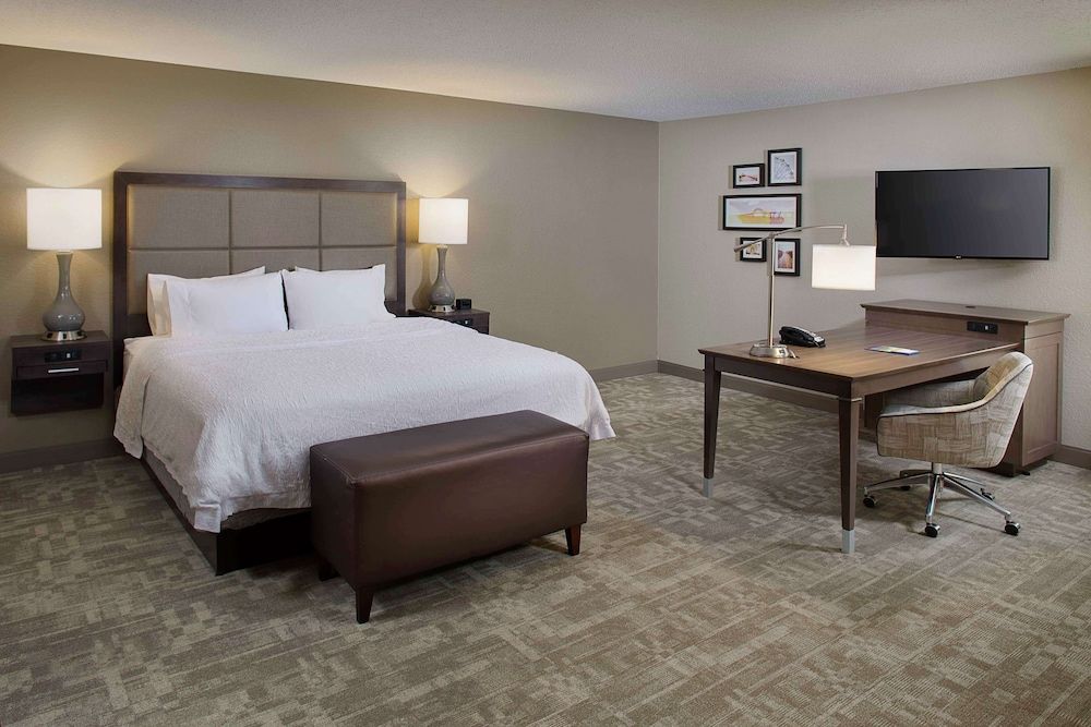 Suite, 1 King Bed, Non Smoking