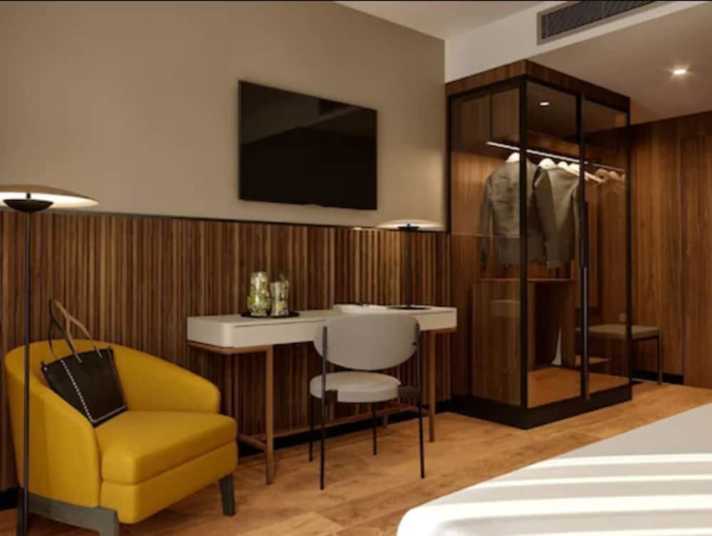 undefined Hotel Villa Emilia 2