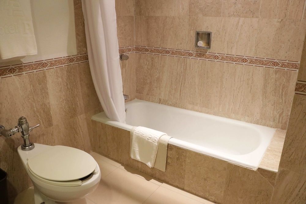 Hotel PF Standard Room - 2 Double Beds 15