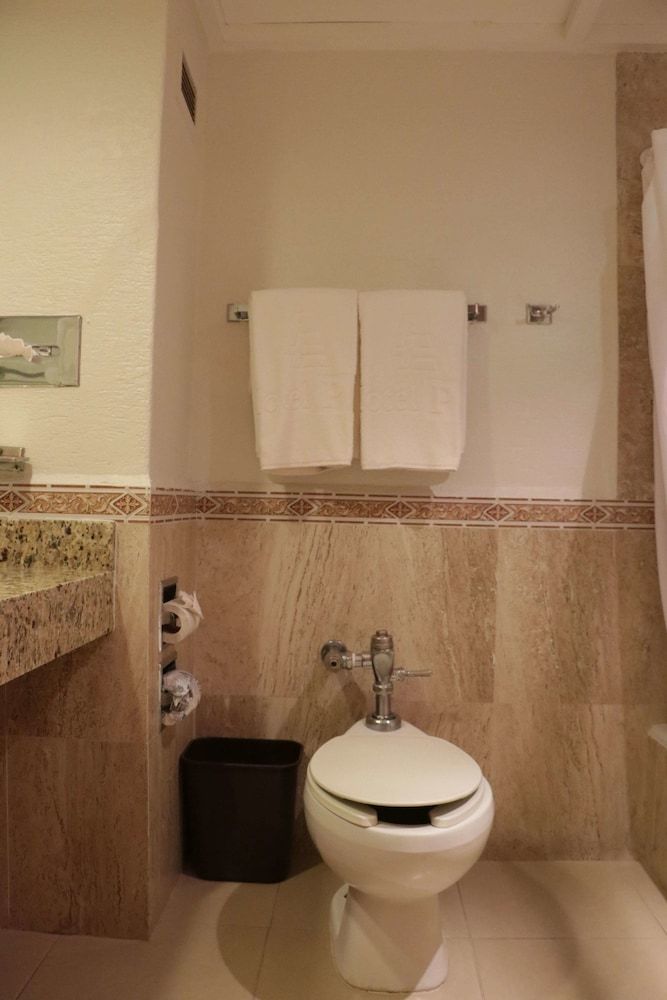 Hotel PF Standard Room - 2 Double Beds 19