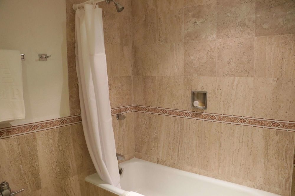 Hotel PF Standard Room - 2 Double Beds 23