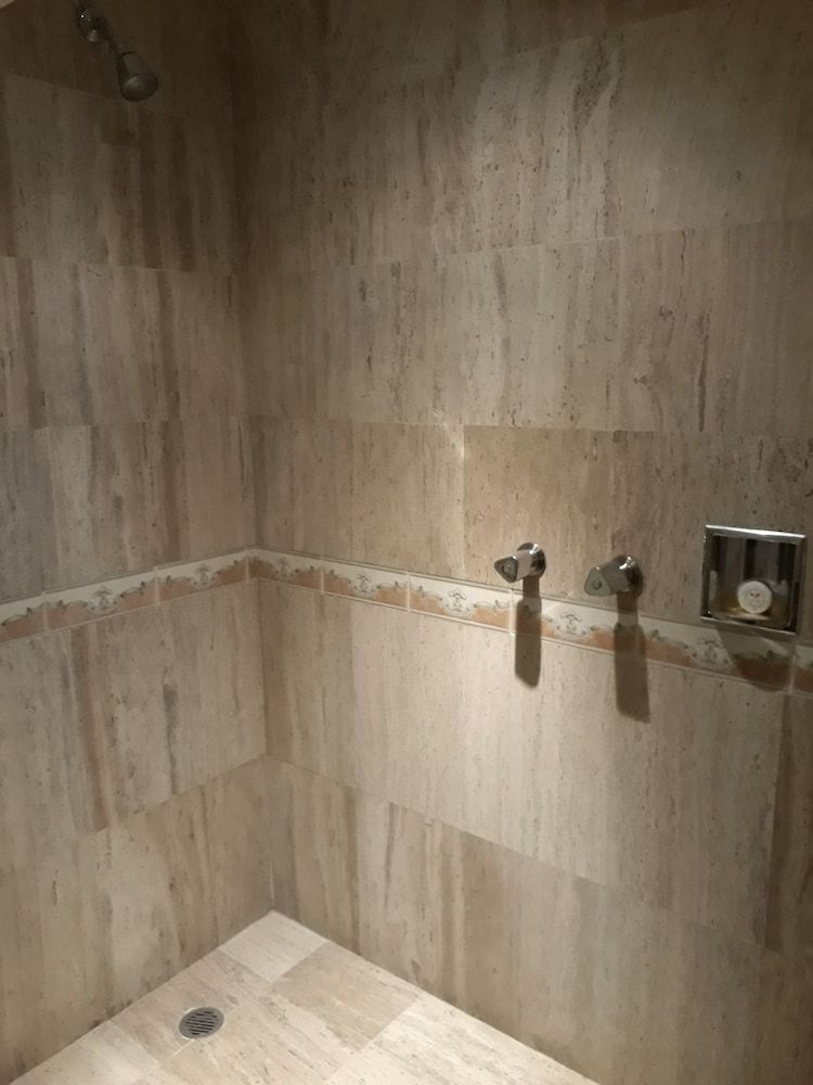 Hotel PF Standard Room - 2 Double Beds 17