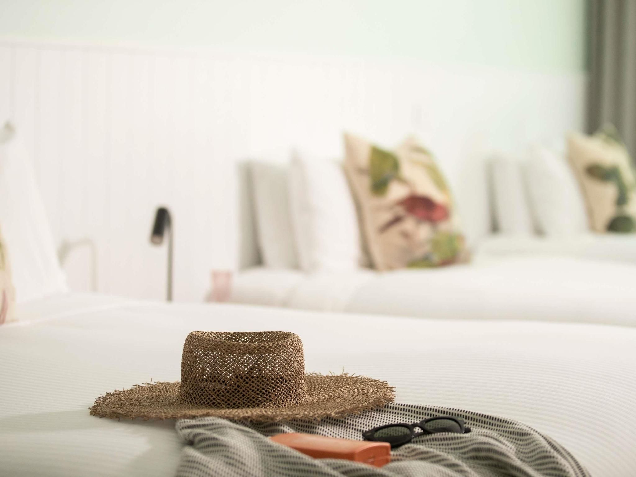 SUPERIOR ROOM, Family Room, 1 King bed + 2 Single beds