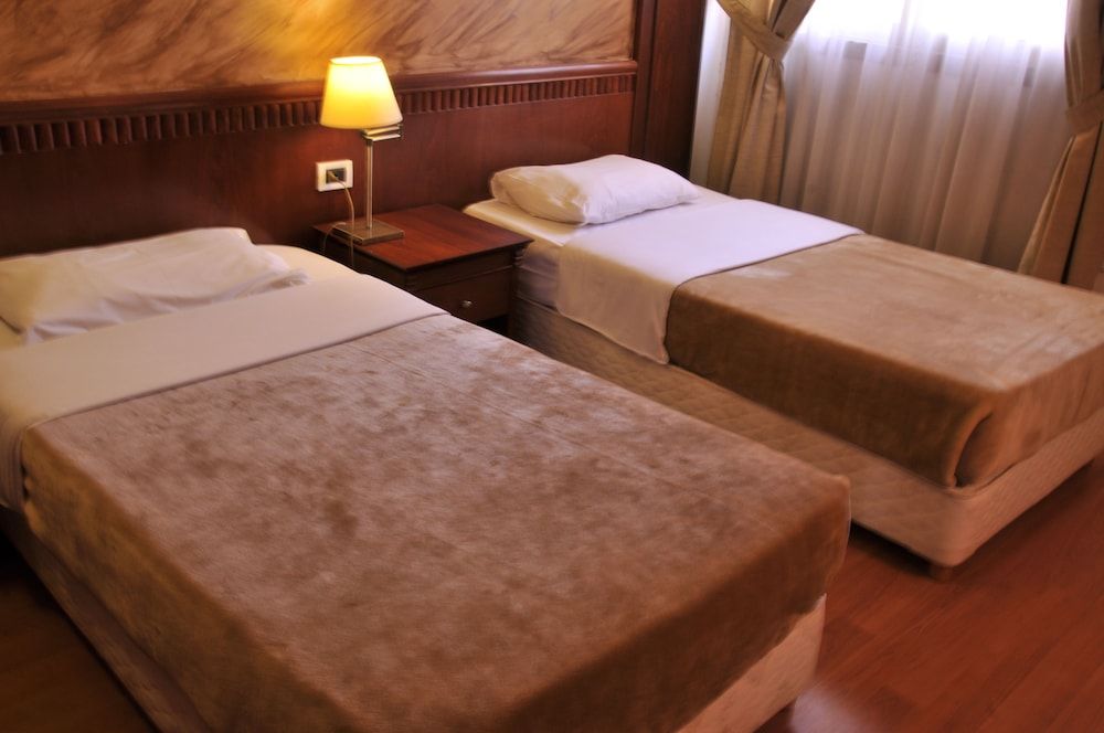 undefined White House Hotel 5