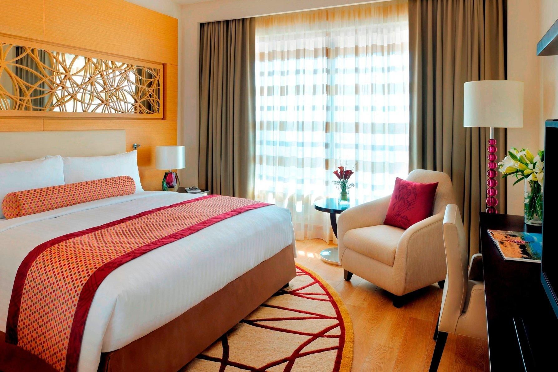 2 Bedroom Apartment, Bedroom 1: 1 King, Bedroom 2: 2 Twin