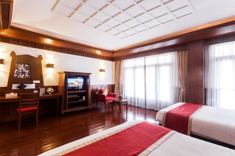 Samui Buri Beach Resort Deluxe Room 3