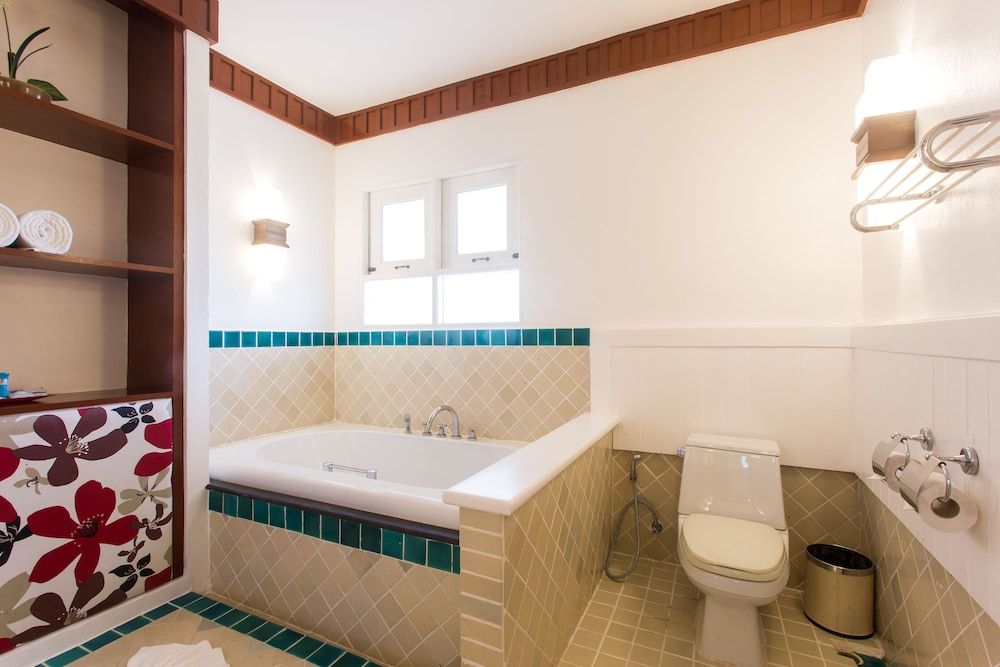 Samui Buri Beach Resort Deluxe Room 7