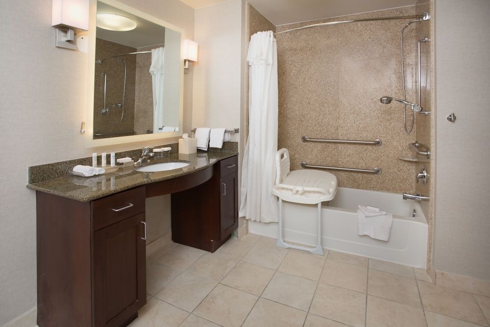 Suite, 2 Queen Beds, Accessible, Bathtub (Mobility & Hearing)