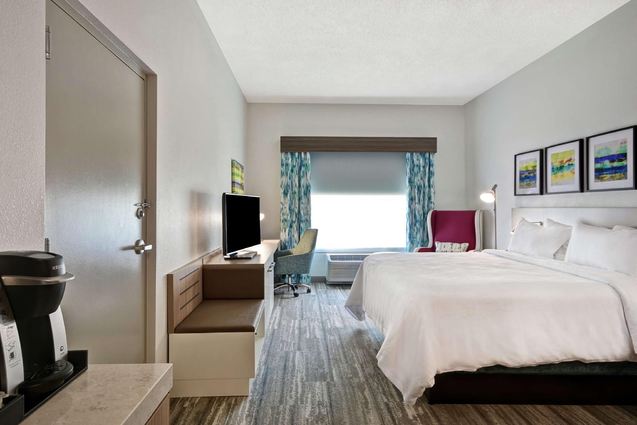 1 King Bed