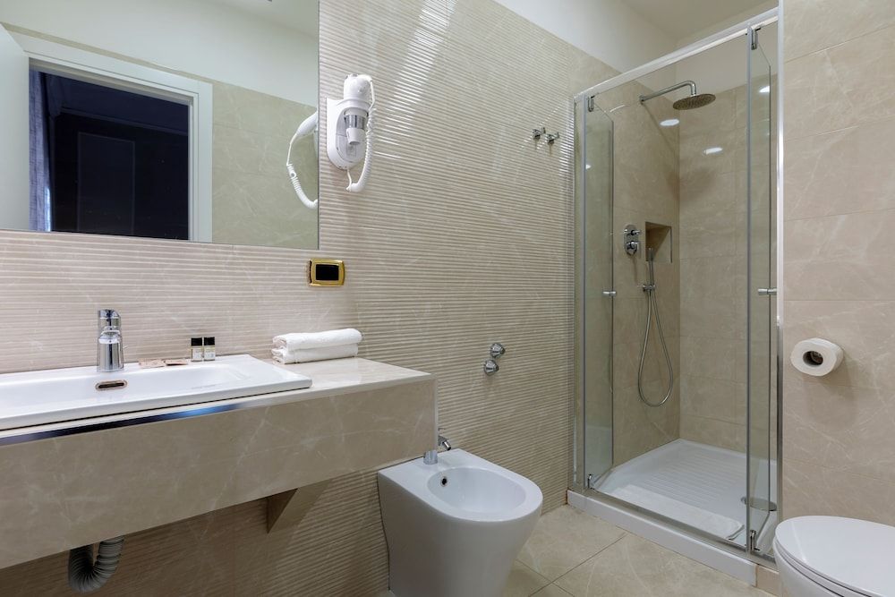 Napolit'amo Hotel Principe Deluxe Double or Twin Room, City View 5