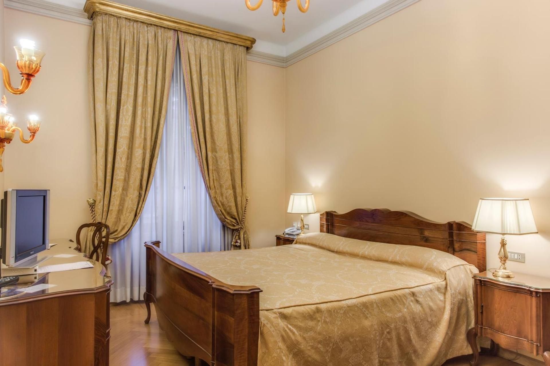 Classic Double Room