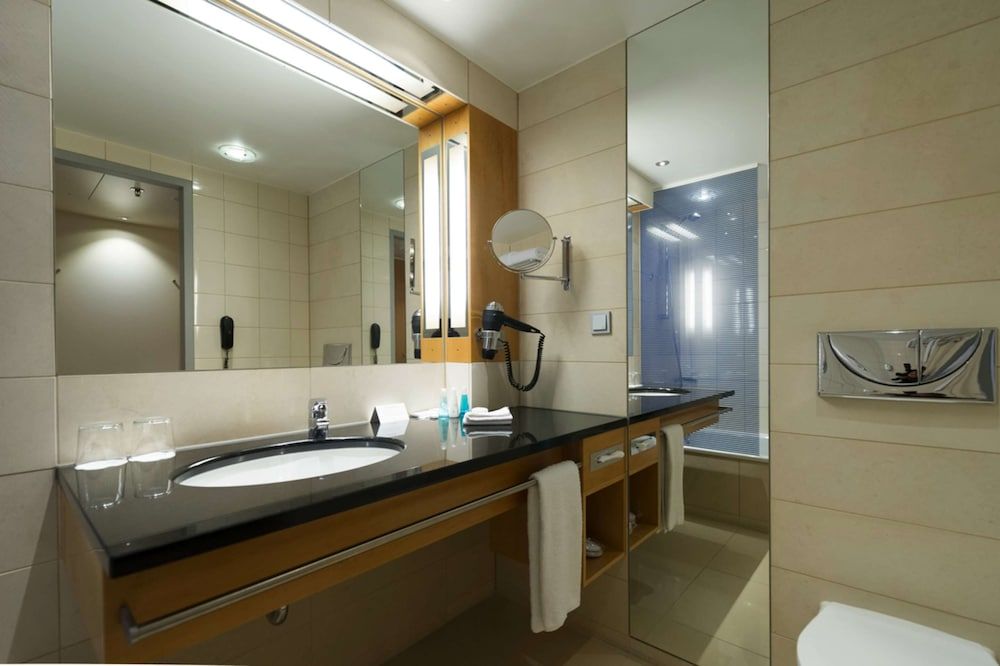 Steigenberger Airport Hotel Amsterdam Superior Room (Plus) 3