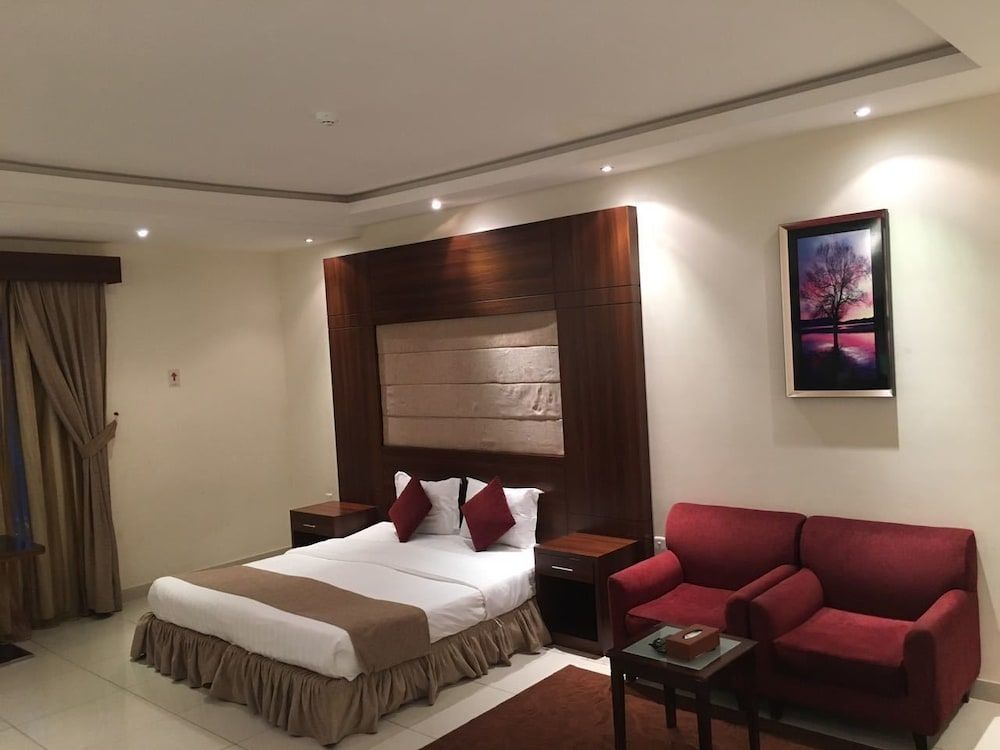 undefined Baron Al Masif 8