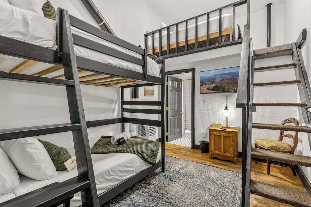 Room 17, The Little Loft, A Bunkbed and Two Twins