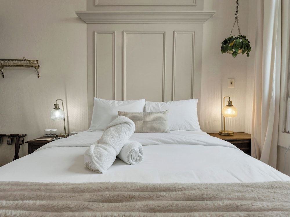 Two Room Double Queen - Suite 10