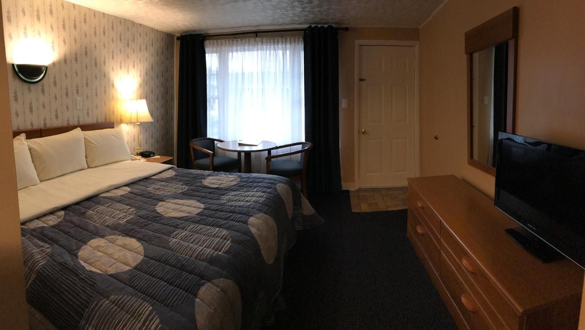 King Room - Non-Smoking