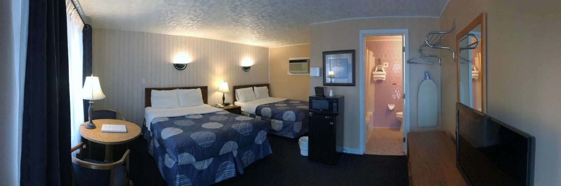 Queen Room with Two Queen Beds - Non-Smoking