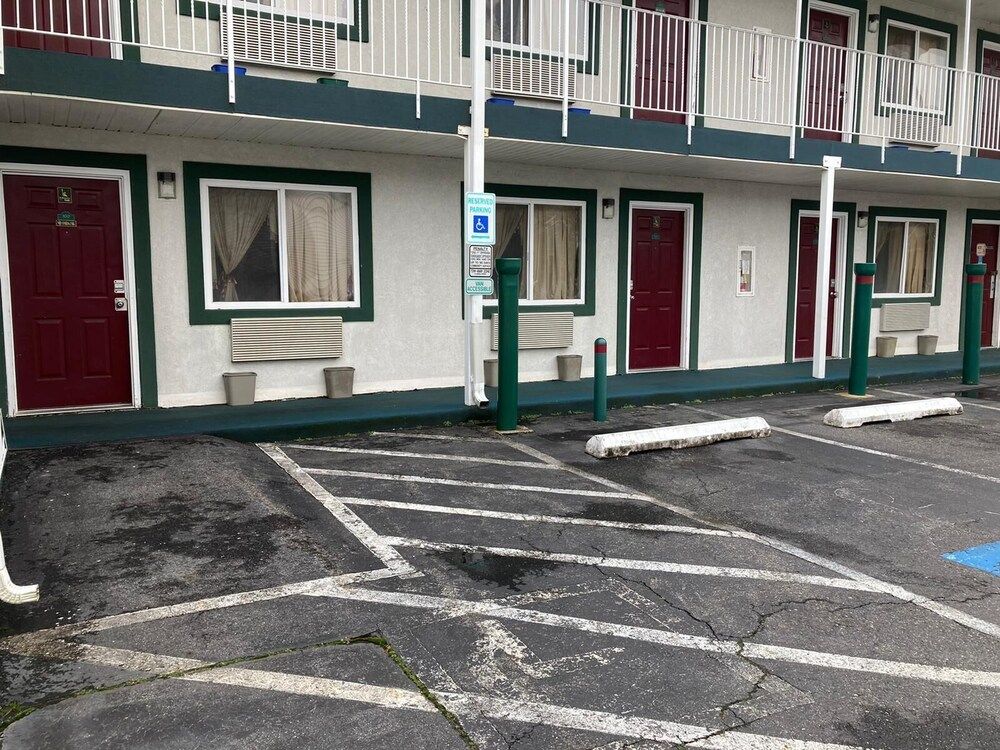 Wheelchair-accessible van parking