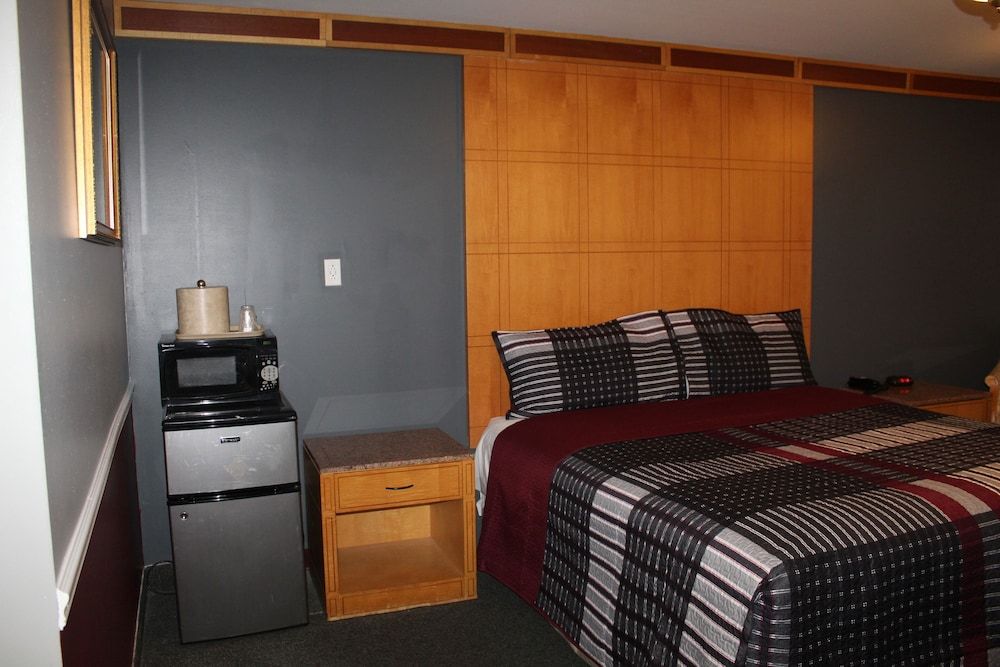 Liberty Inn Atlantic City Superior Room, 1 King Bed, Smoking 7