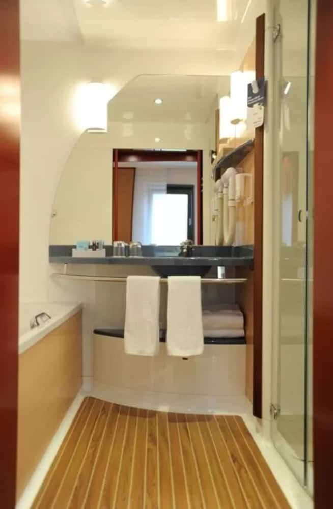 Novotel Suites München Parkstadt Schwabing Superior Suite, 1 Double Bed with Sofa bed 8